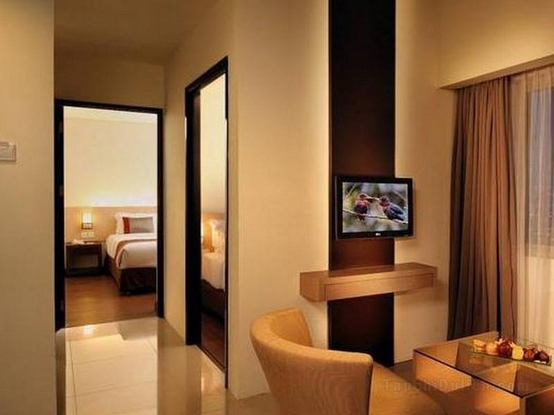 Khách sạn Solo Paragon & Residences