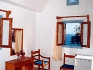 Khách sạn Akrotiri
