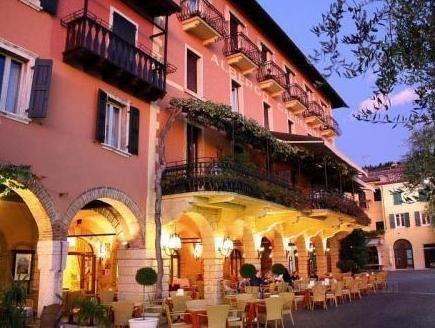 Khách sạn Ristorante Gardesana