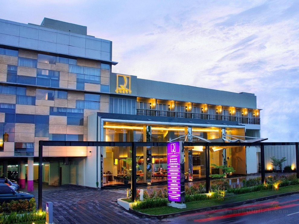 Khách sạn Quest Simpang Lima - Semarang by ASTON