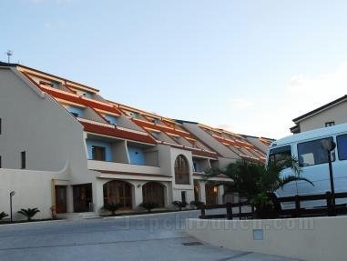 Khách sạn Tropis