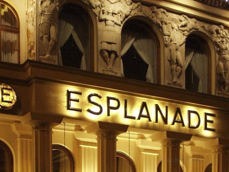 Khách sạn Esplanade