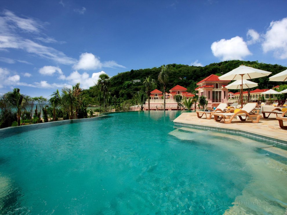 Centara Grand Beach Resort Phuket (SHA Extra Plus)