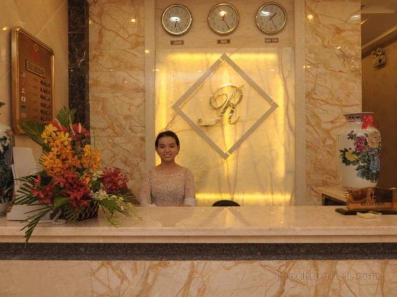 Khách sạn RedDoorz Ruby Star Truong Dinh