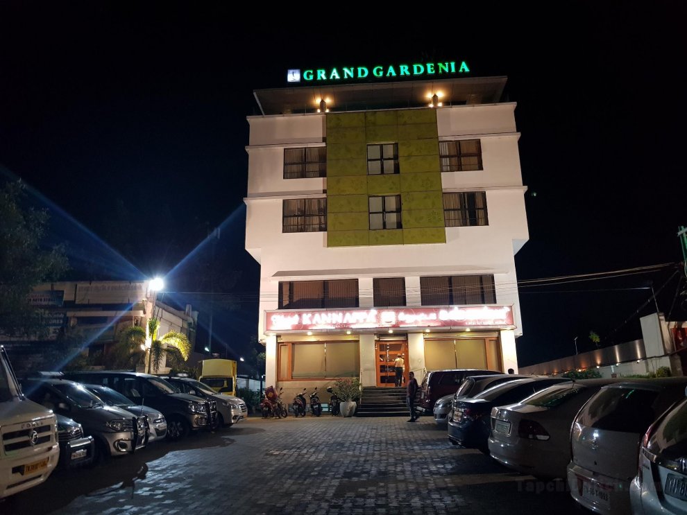 Khách sạn Grand Gardenia