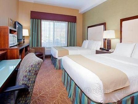 Khách sạn Holiday Inn Express & Suites Logan