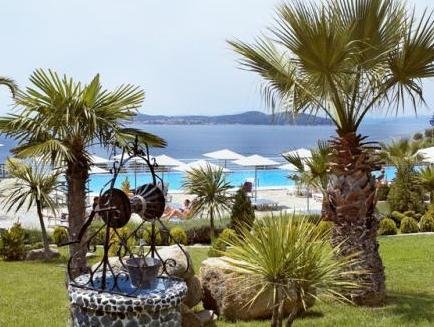 Khách sạn Akrathos Beach