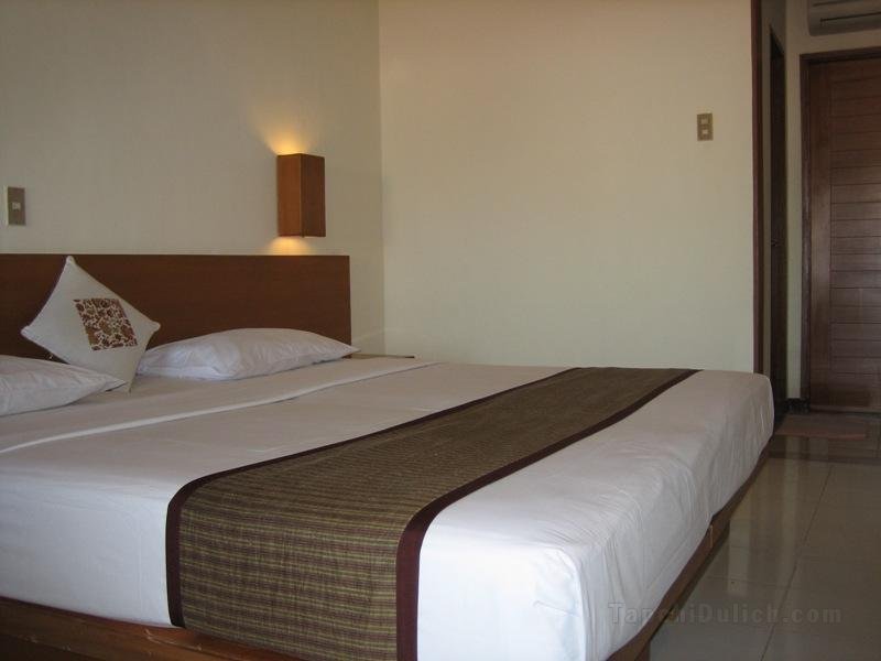 Khách sạn Nyiur Resort