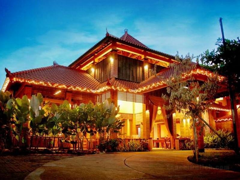 Khách sạn Nyiur Resort