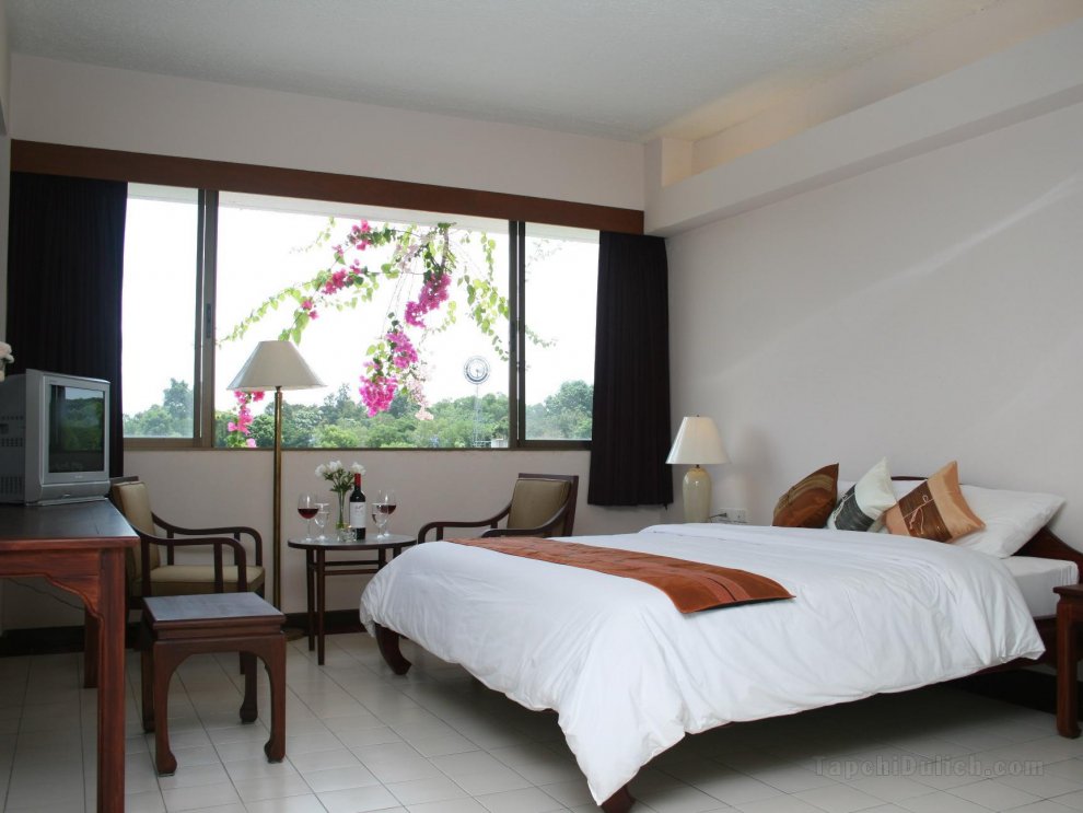 Khách sạn Mae Pim Resort (SHA Extra Plus)