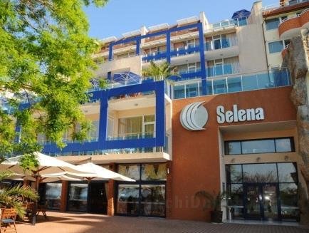 Khách sạn Selena