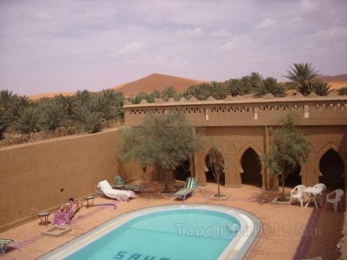 Khách sạn Auberge Sahara