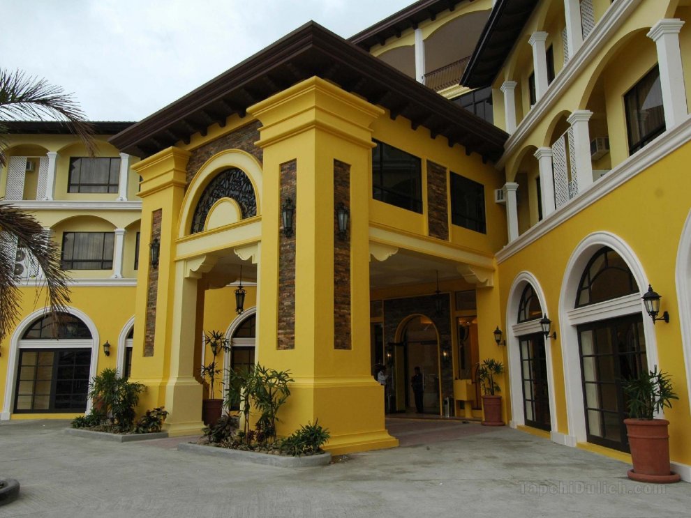 Khách sạn Planta Centro Bacolod & Residences