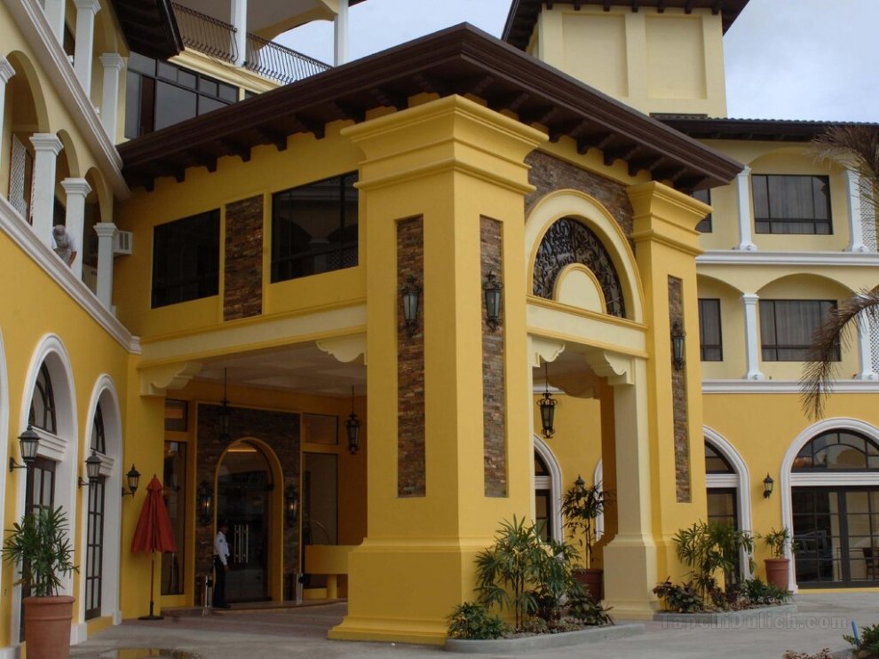 Khách sạn Planta Centro Bacolod & Residences