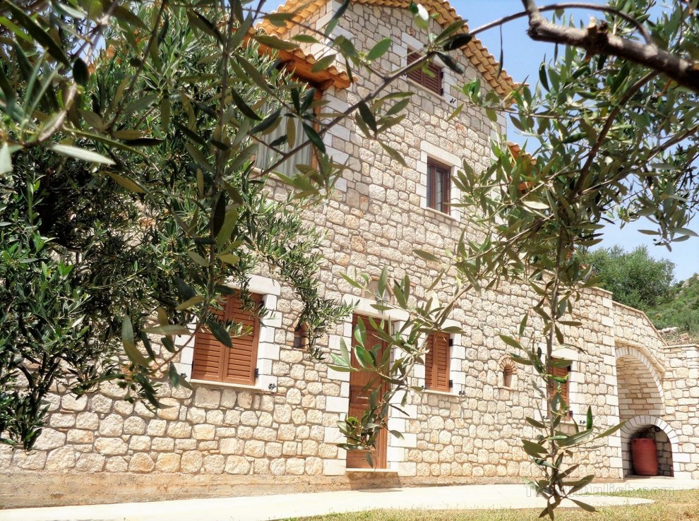 Menina Farm - Traditional stones country houses