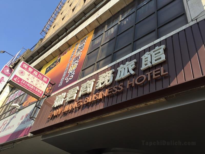 Khách sạn Zaw Jung Business