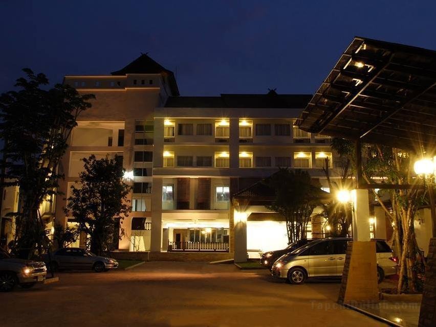 Khách sạn Nana Buri