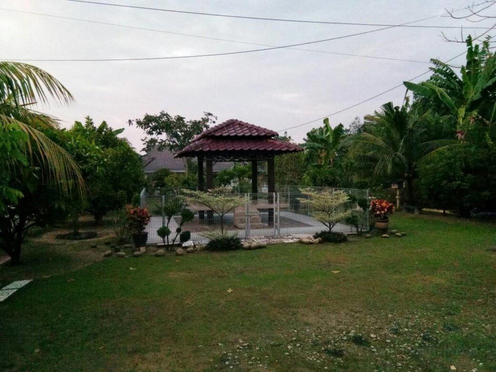 Villa Sazali, Sg Buloh (Private Room 2 adults )