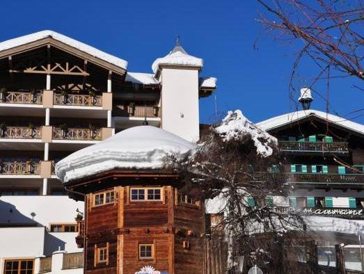 Khách sạn Stammhaus Wolf im Alpine Palace