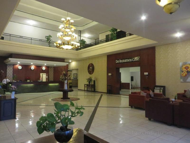 Khách sạn Insumo Palace s & Resorts