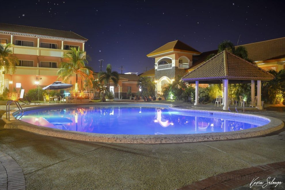 Khách sạn Vista Marina and Resort