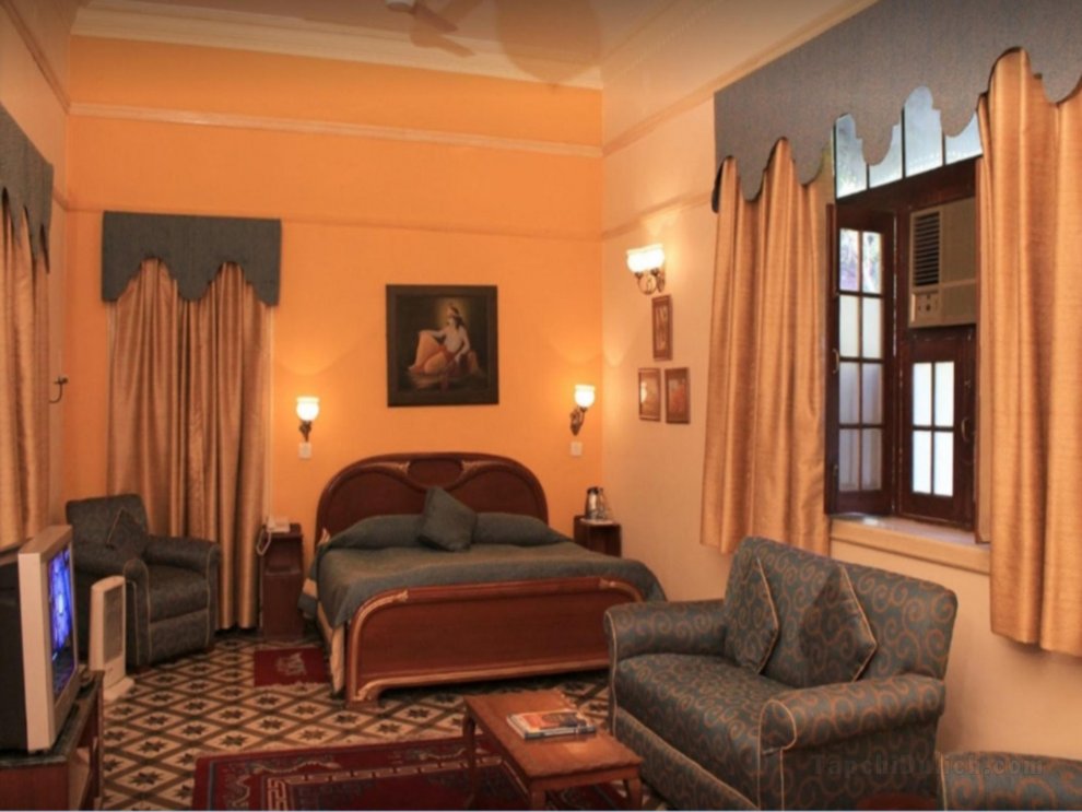 塔拉加爾宮熱情文化酒店