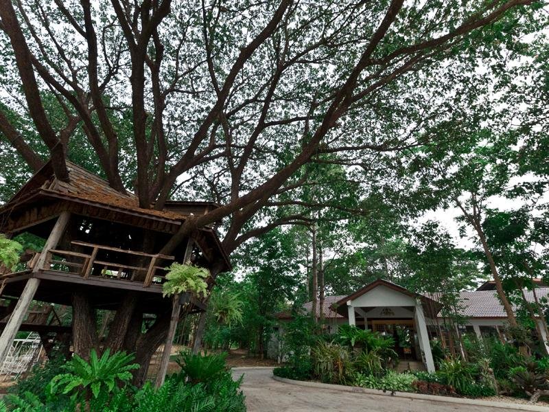 Khách sạn Tree House (SHA Certified)