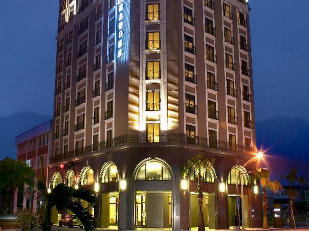 Khách sạn Classic City Resort