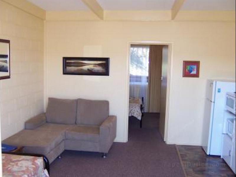 Inlet Views Holiday Lodge Motel