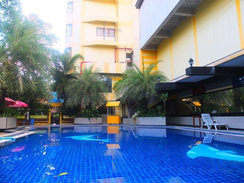 Khách sạn Jomtien Holiday Pattaya