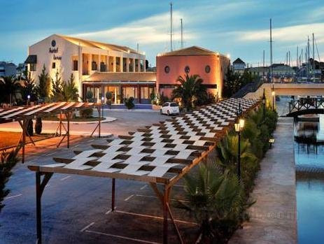 Khách sạn Ianos