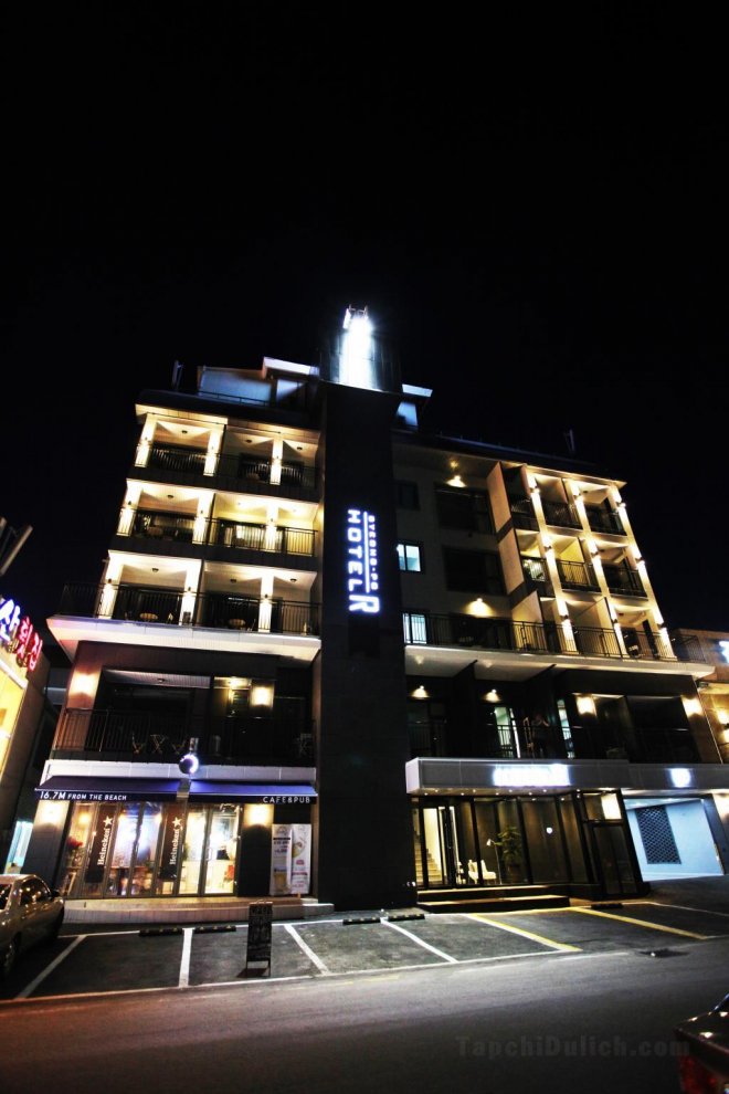 Khách sạn R Gangneung