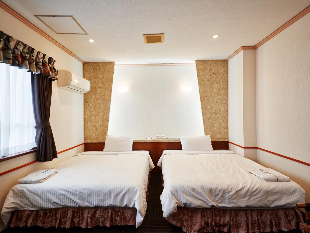 Khách sạn Crown Okinawa