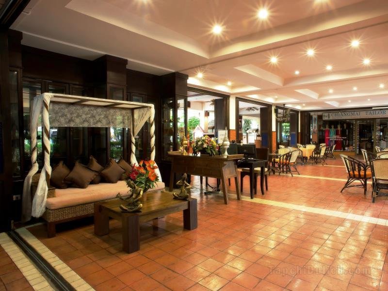 Chiangmai Gate Hotel (SHA Plus+)