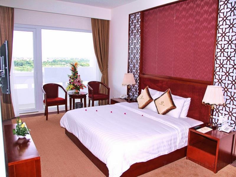 Khách sạn Century Riverside Hue