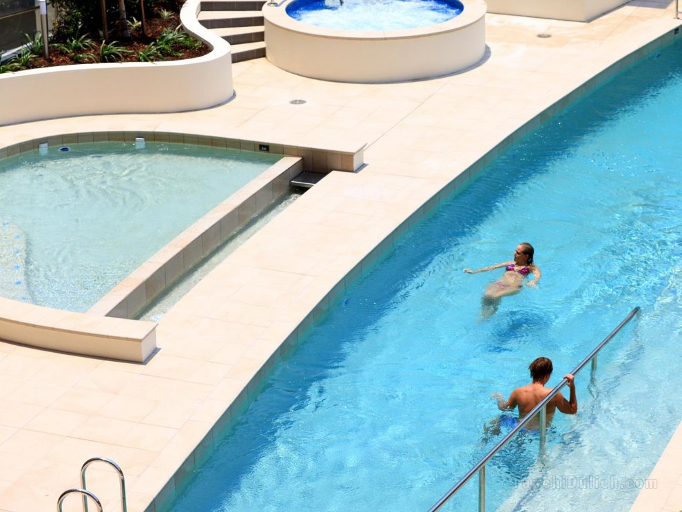 Monaco Apartments Resort