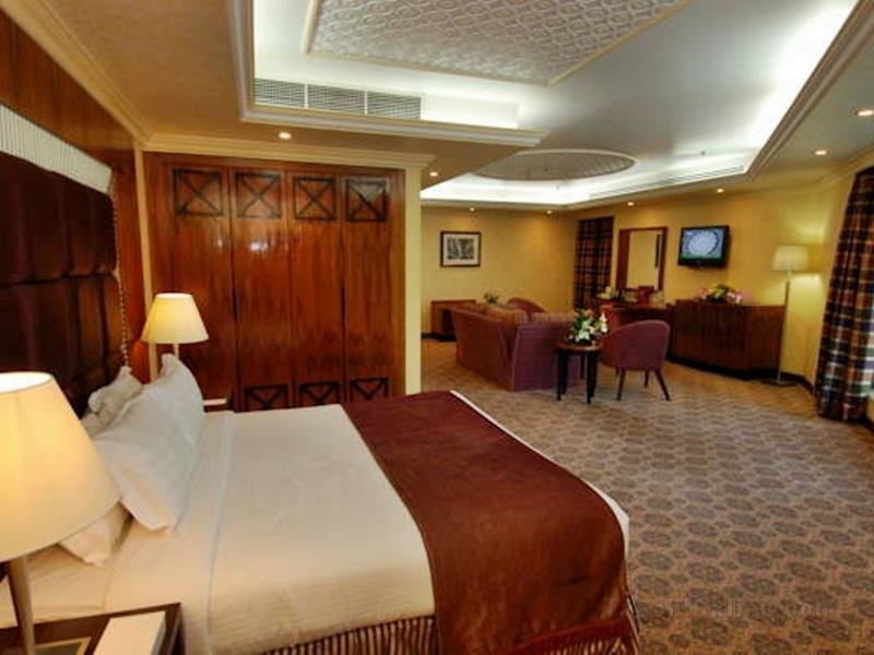 Khách sạn Royal Inn Al-Nokhba