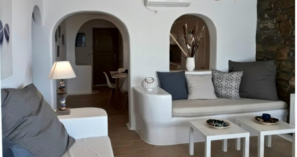 Luxury Cycladic Apartment