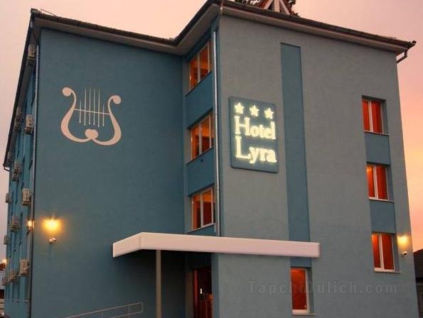 Khách sạn Lyra