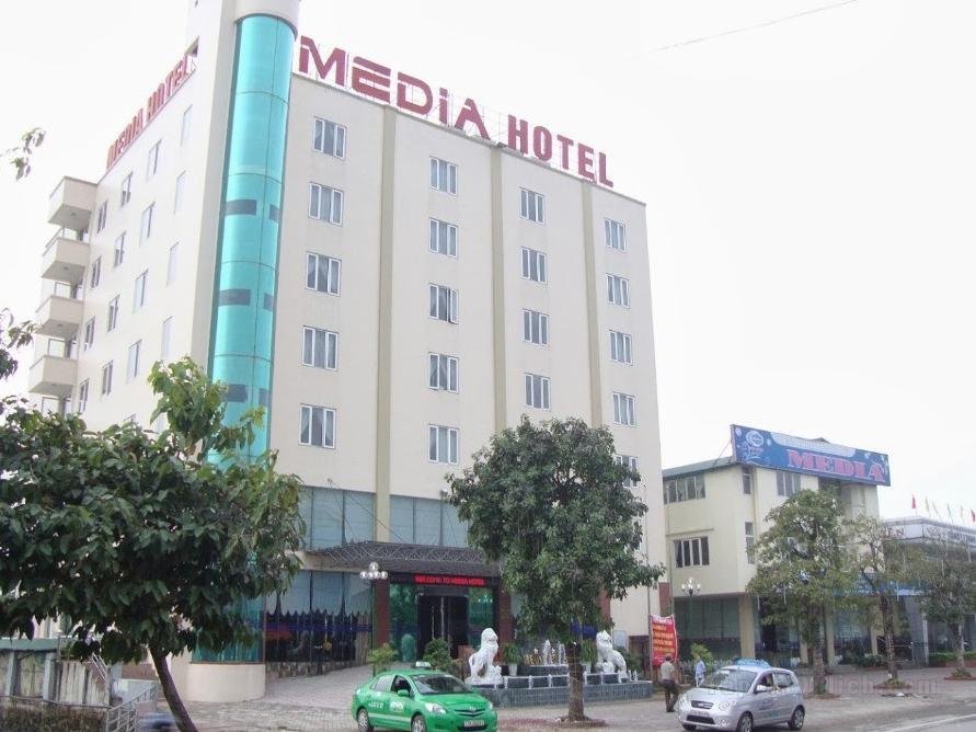 Khách sạn Media