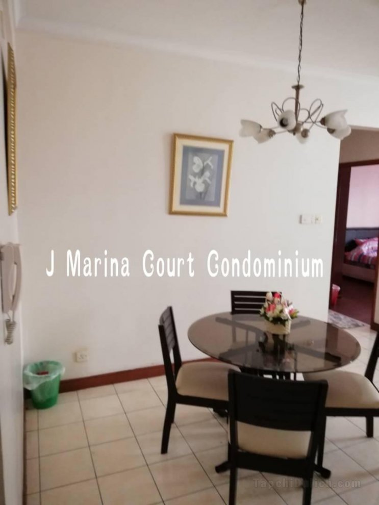J Marina Court