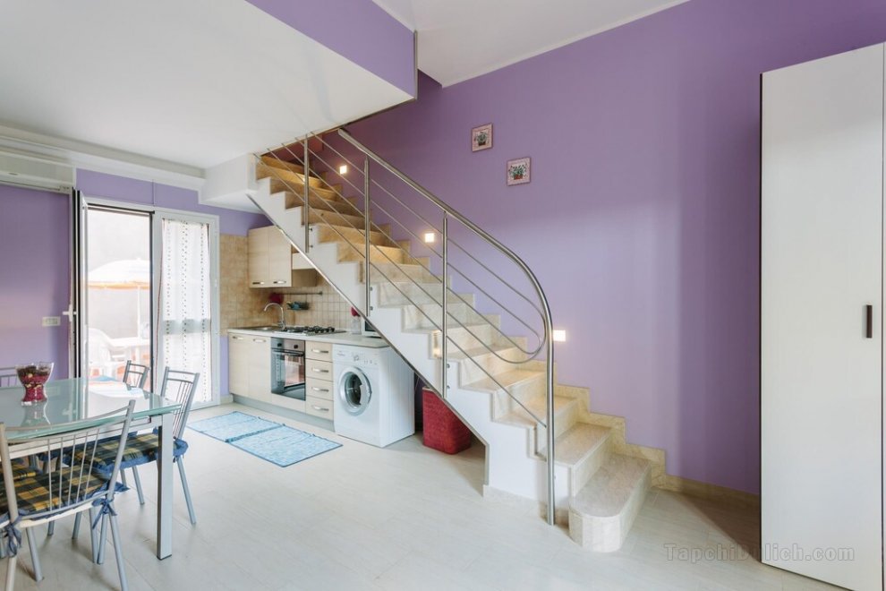 Beachfront, Villa Calliope - Purple Apartment