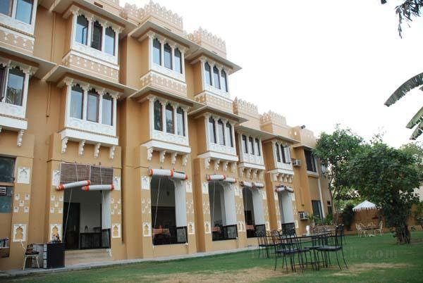 Khách sạn Pratap Palace