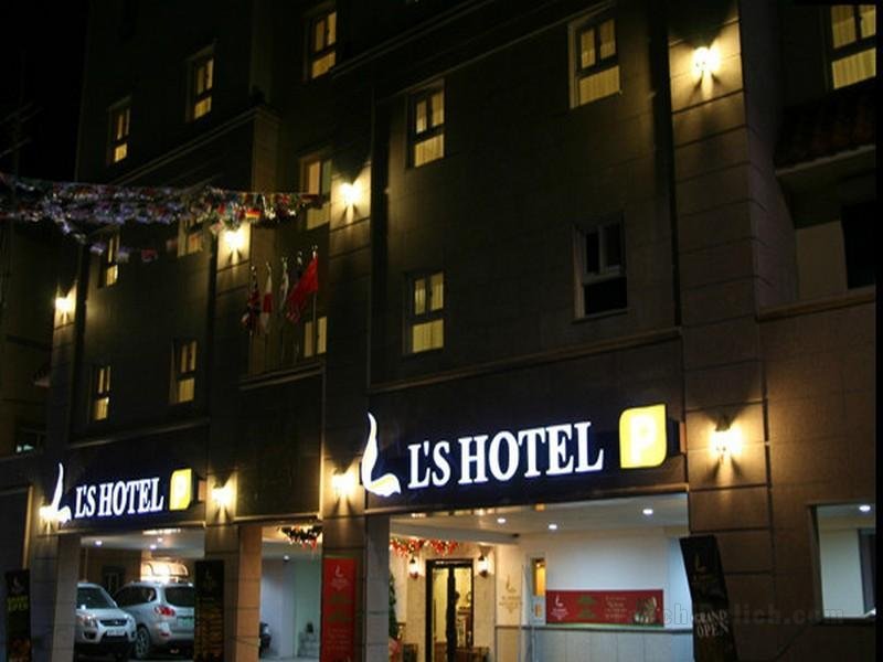 LS Tourist Hotel