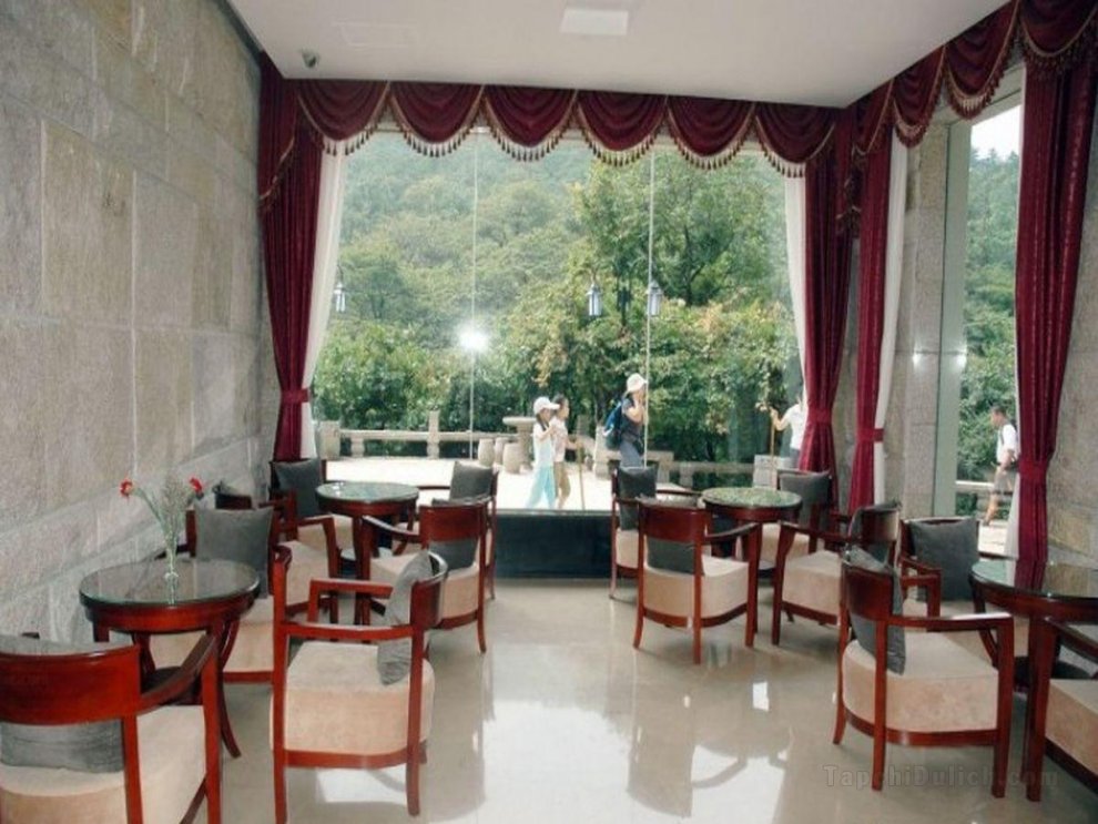 Huangshan Paiyunlou Hotel