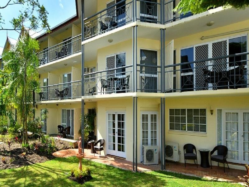 Khách sạn Cairns Queenslander & Apartments
