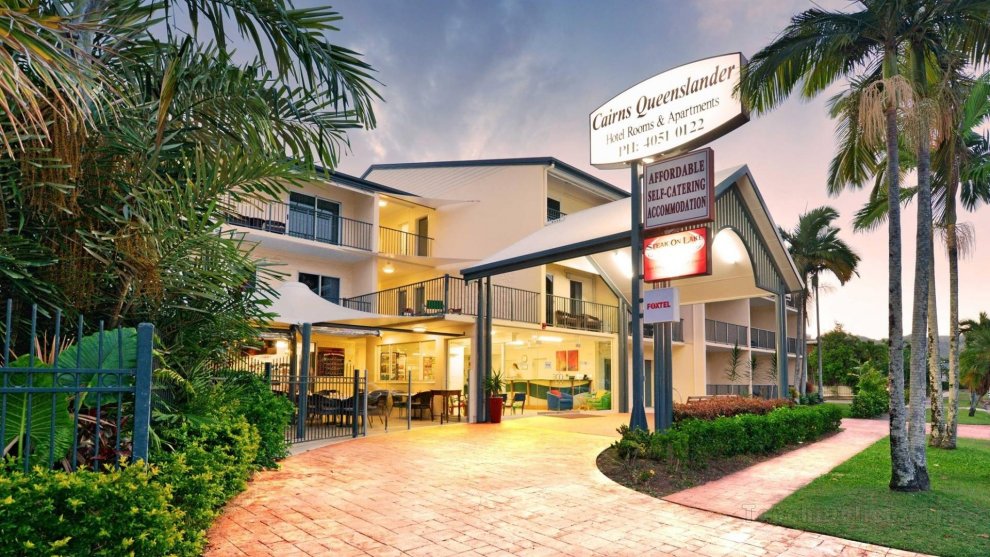 Khách sạn Cairns Queenslander & Apartments