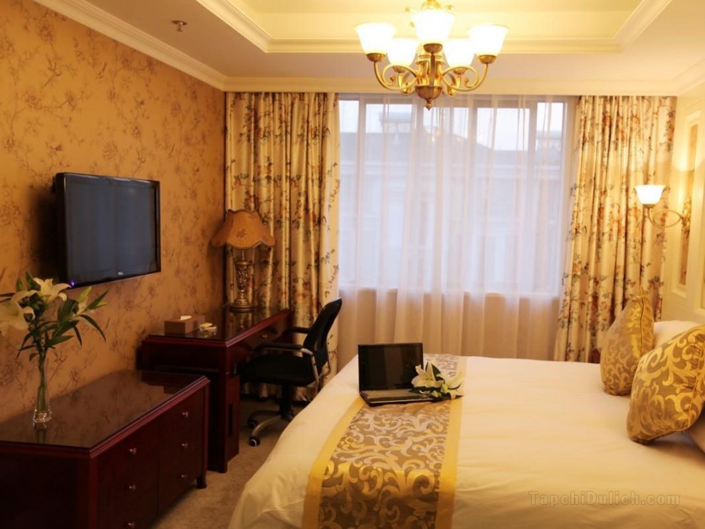 Yiwu Omeiga Legend Hotel