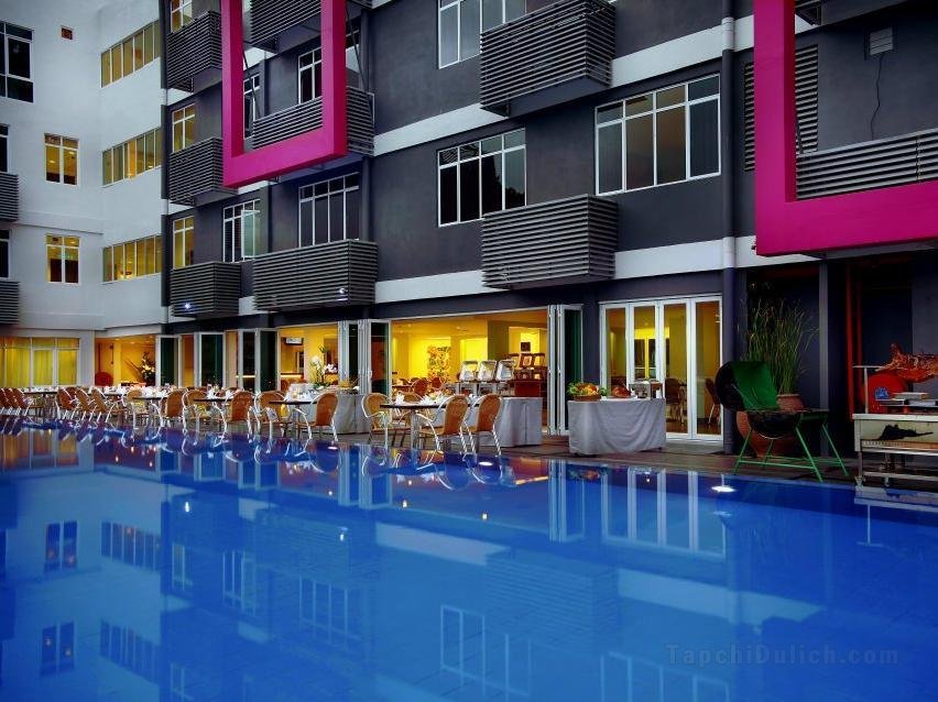 Khách sạn fave Cenang Beach Langkawi