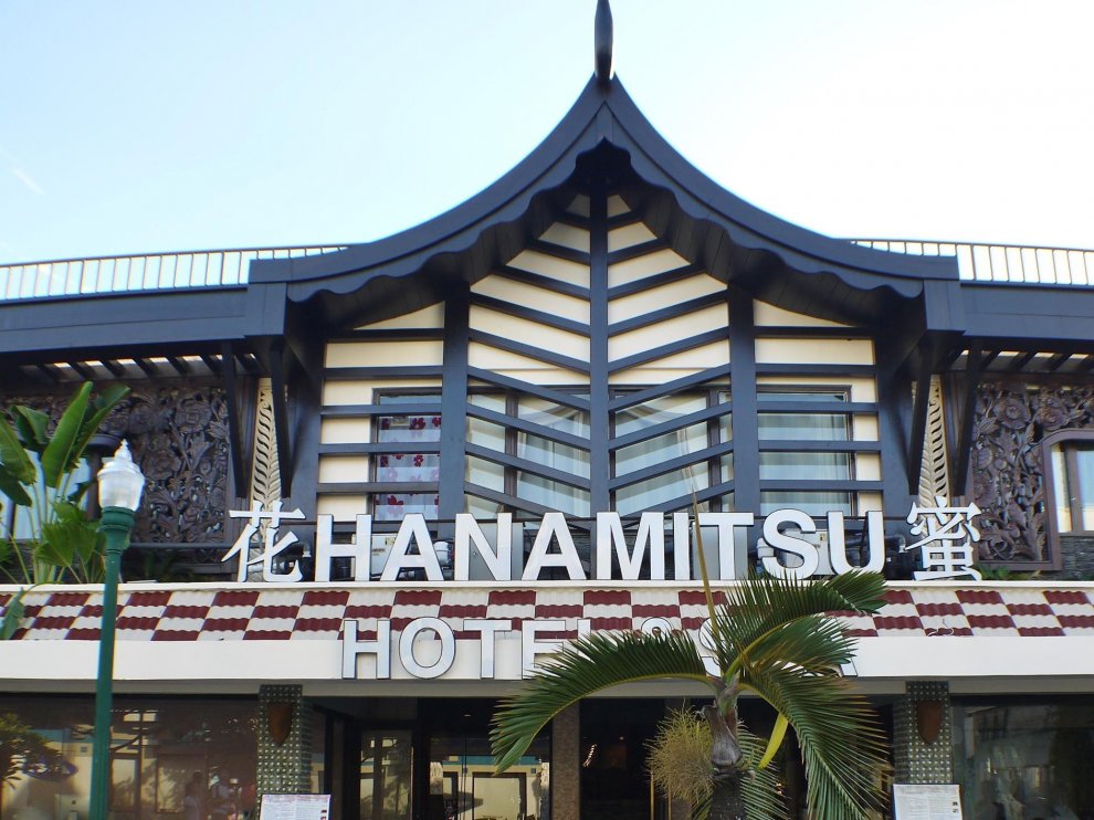 Khách sạn Hanamitsu & Spa